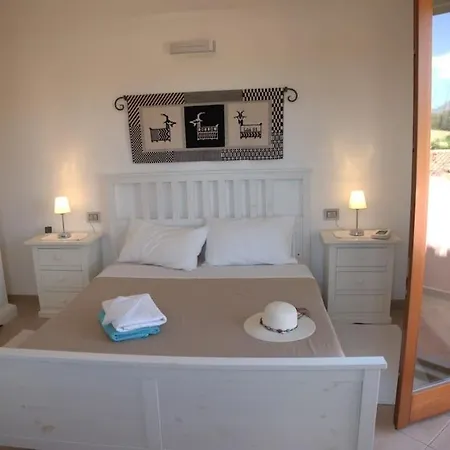 Villa Maris Holidays - Close To The Sea, 5 Mins Walk *