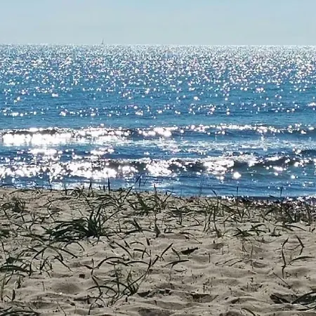 Maris Holidays - Close To The Sea, 5 Mins Walk
