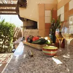 Maris Holidays - Close To The Sea, 5 Mins Walk Вилла *