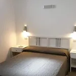Maris Holidays - Close To The Sea, 5 Mins Walk Вилла