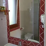 Maris Holidays - Close To The Sea, 5 Mins Walk * Тертения