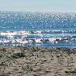 Maris Holidays - Close To The Sea, 5 Mins Walk