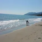 Вилла Maris Holidays - Close To The Sea, 5 Mins Walk *