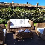 Maris Holidays - Close To The Sea, 5 Mins Walk * Тертения