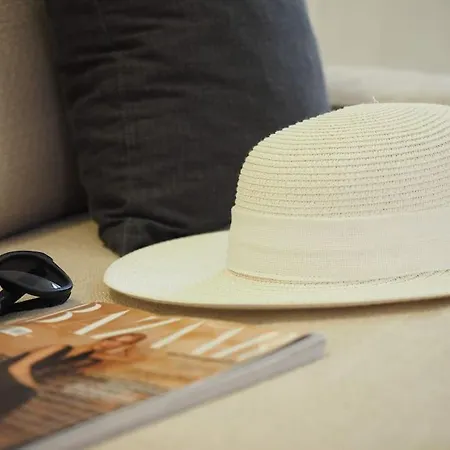 Maris Holidays - Close To The Sea, 5 Mins Walk * Тертения