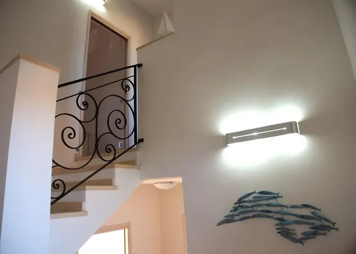 Maris Holidays - Close To The Sea, 5 Mins Walk Villa *