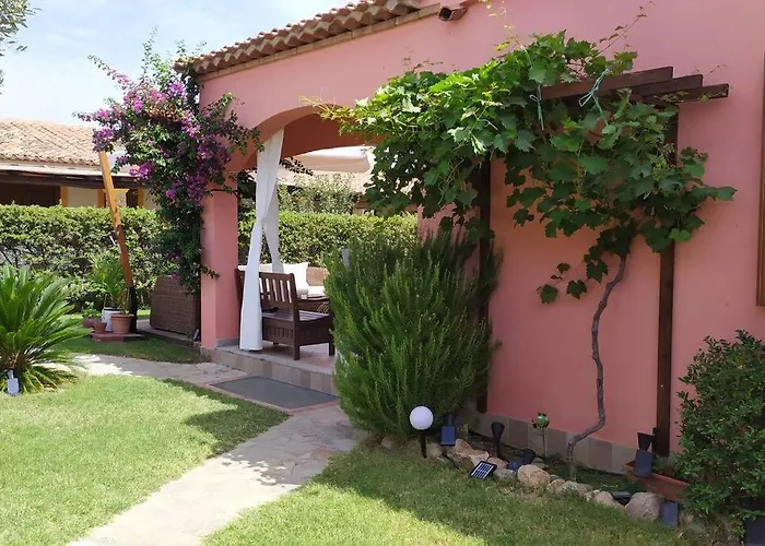 Maris Holidays - Close To The Sea, 5 Mins Walk Villa